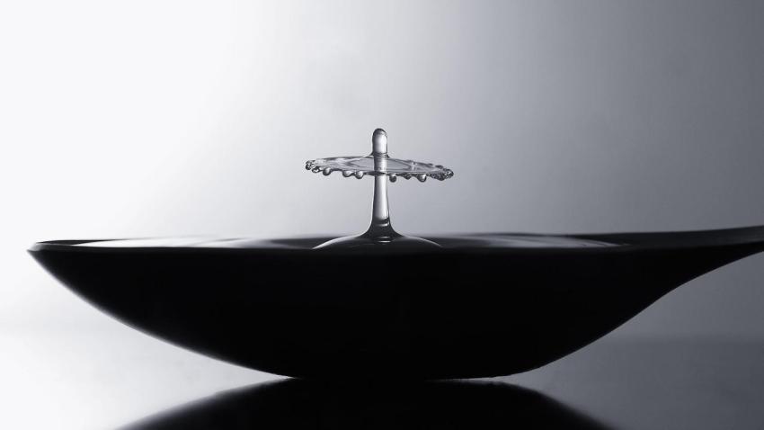 02902 spoonfulofwater 2560x1440