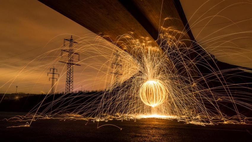 03783 fireunderthebridge 2560x1440