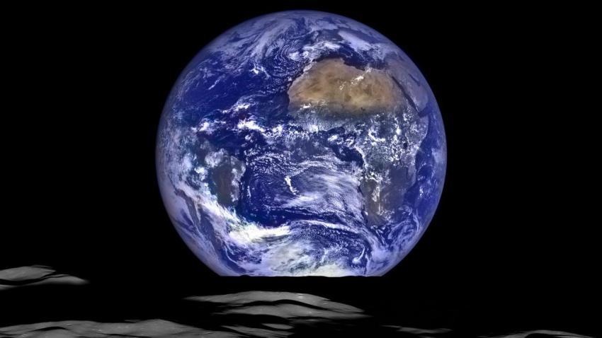 04032 earthrise 2560x1440