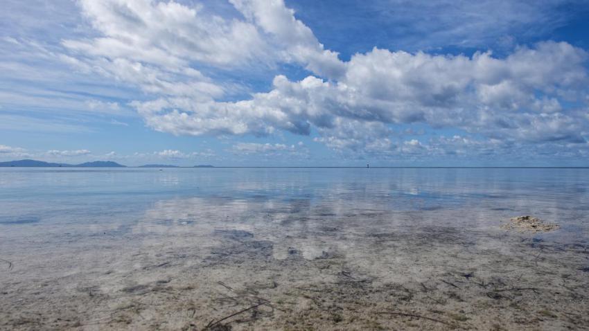 Clouds reflection