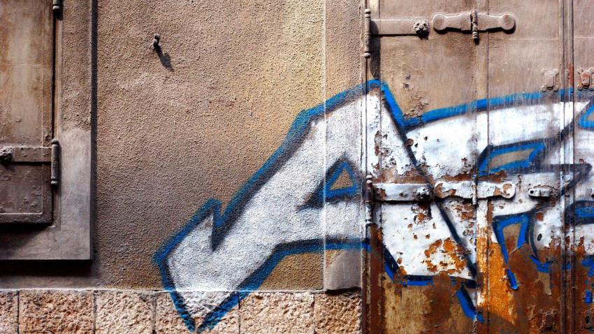 01001 sarajevograffitidoor 2560x1440