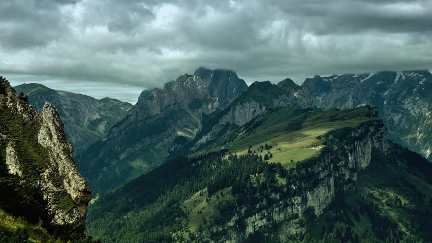 02335 alpsteinbeforerain 2560x1440