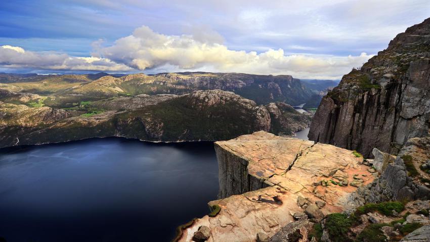 02356 preikestolen 2560x1440