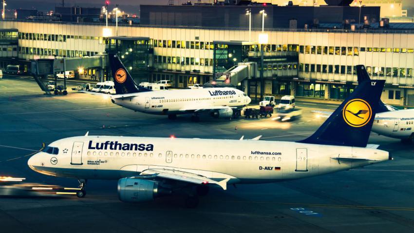 02508 airportatmosphere 2560x1440