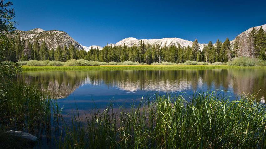 02694 reflectionsmountainescape 2560x1440
